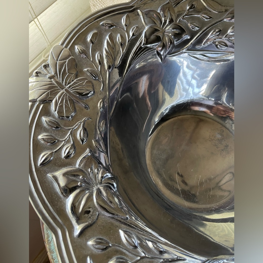 Lenox Deco server bowl. Nice weight and  size